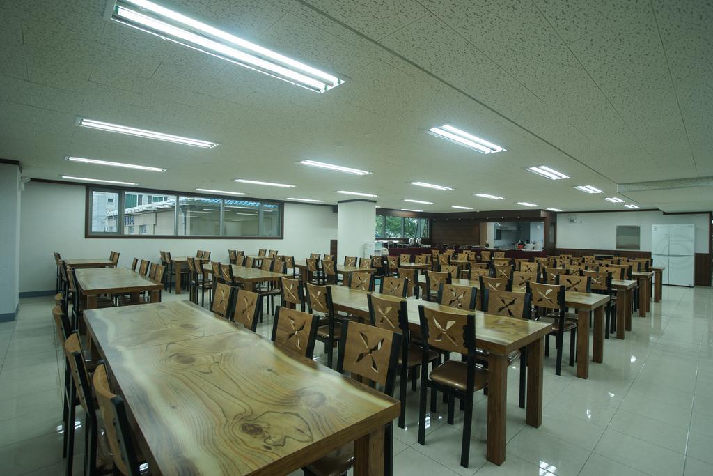 R&T Hotel Jeju Extérieur photo