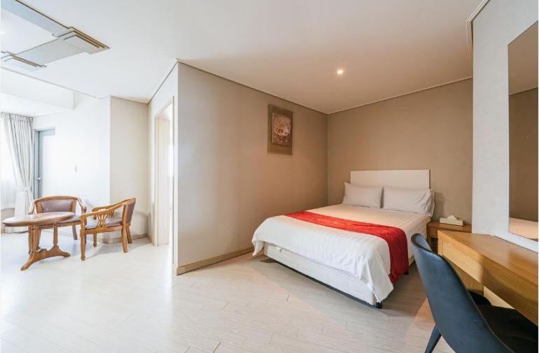 R&T Hotel Jeju Extérieur photo