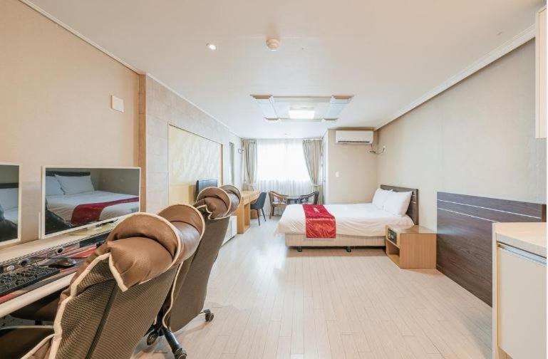 R&T Hotel Jeju Extérieur photo