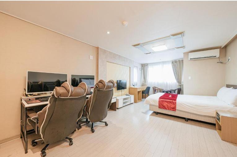R&T Hotel Jeju Extérieur photo