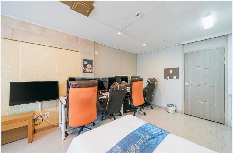 R&T Hotel Jeju Extérieur photo