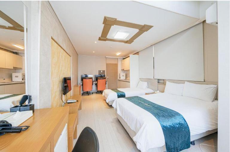 R&T Hotel Jeju Extérieur photo